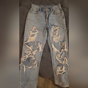 AMERICAN EAGLE DISTRESSED MOM JEAN | SIZE 0